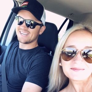 Meet your Posher, Lora